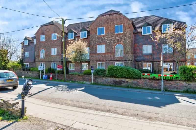 Two Bedroom Flat Fair Oak Needs Modernisation Great Investment