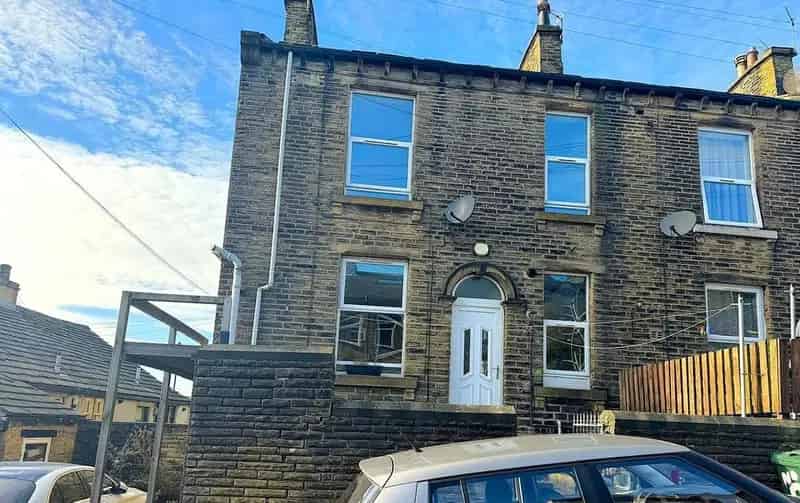 2 Bedroom Stone Terrace House to Rent in Thornton