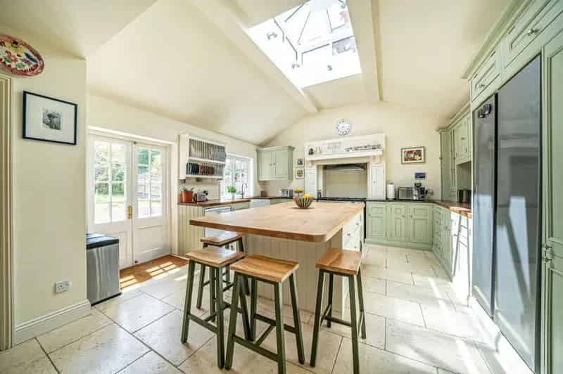 4 5 Bed Detached House for Sale in Southington