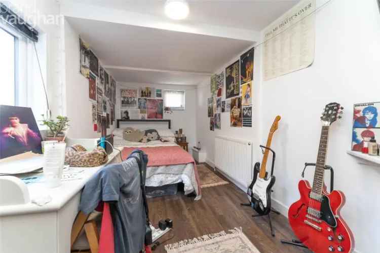 5 Bedroom Student House