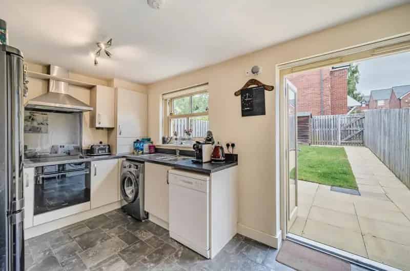 2 Bedroom House For Sale 765 SQ FT LS16