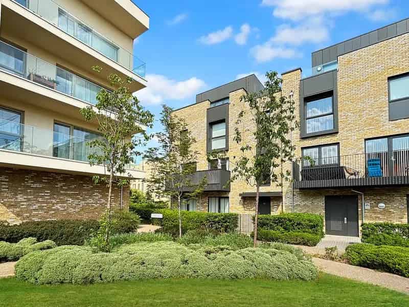 2 Bedroom Flat for Sale near Addenbrookes Hospital Cambridge