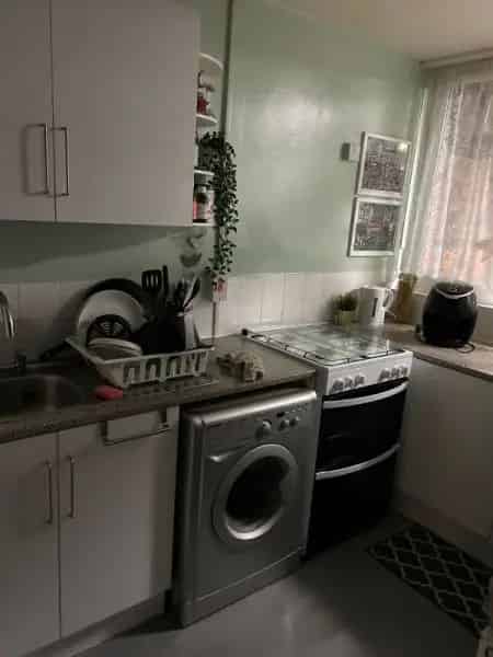 2 Bed Ground Floor Maisonette Near Park