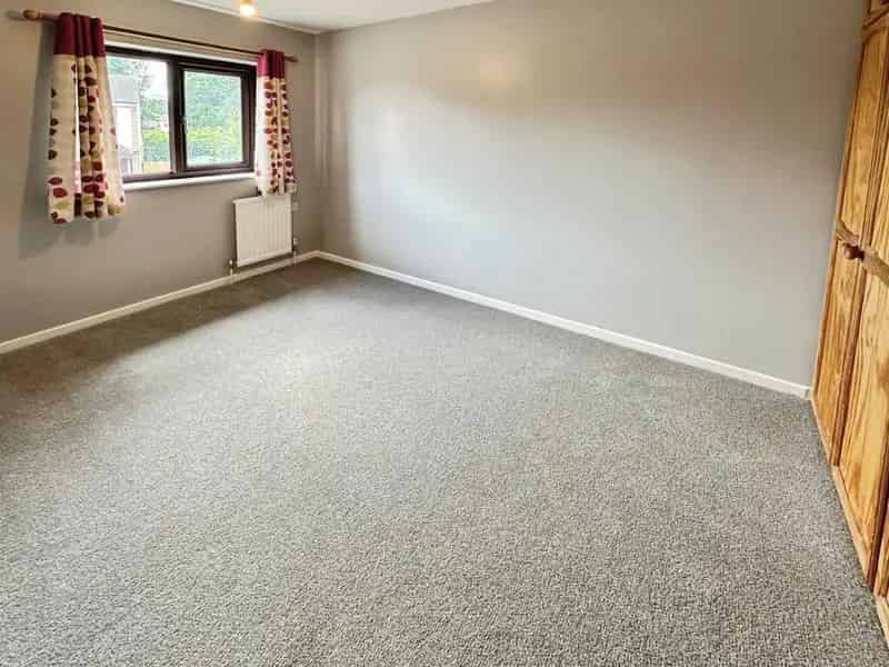 3 bedroom semi-detached house