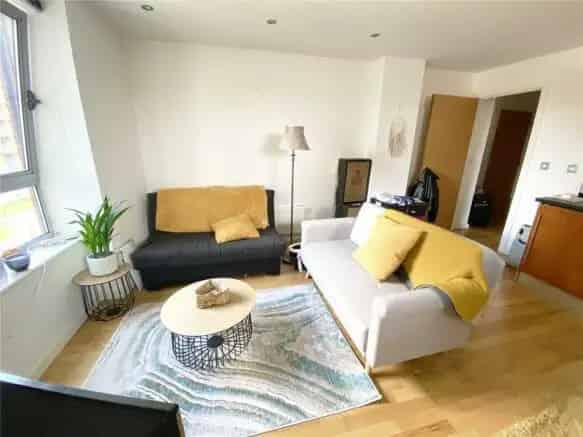 Stylish 1-Bed Furnished Apartment Near Leeds City Centre