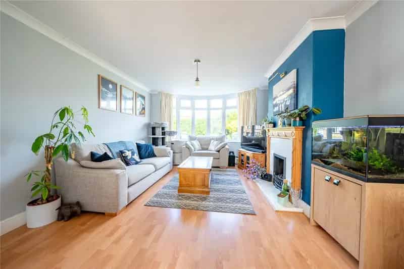 Four Bedroom Family Home with Modern En-Suite and Detached Garage