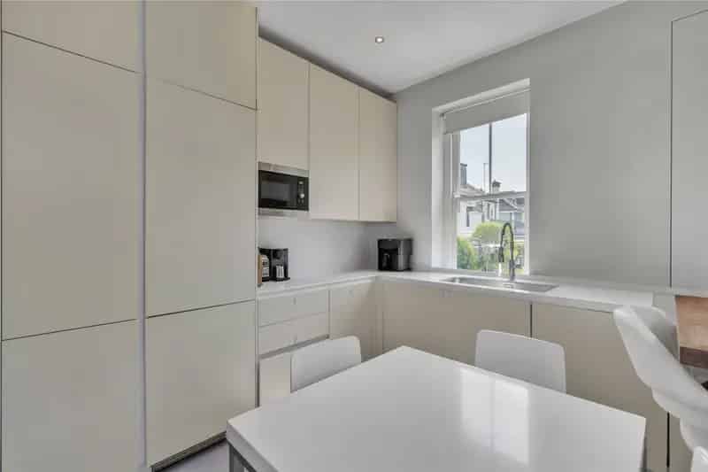 3 Bedroom Flat Maida Vale High Ceilings Sash Windows Balcony