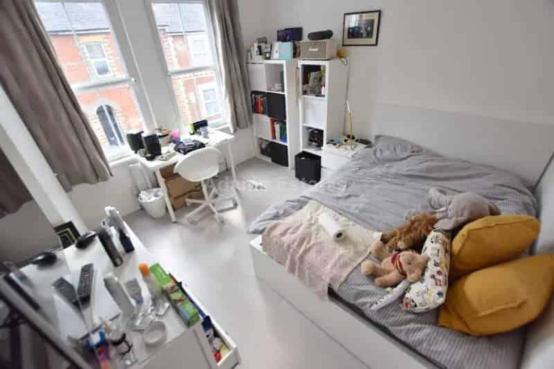 1 Bedroom House Share Reading - Recently Refurbished