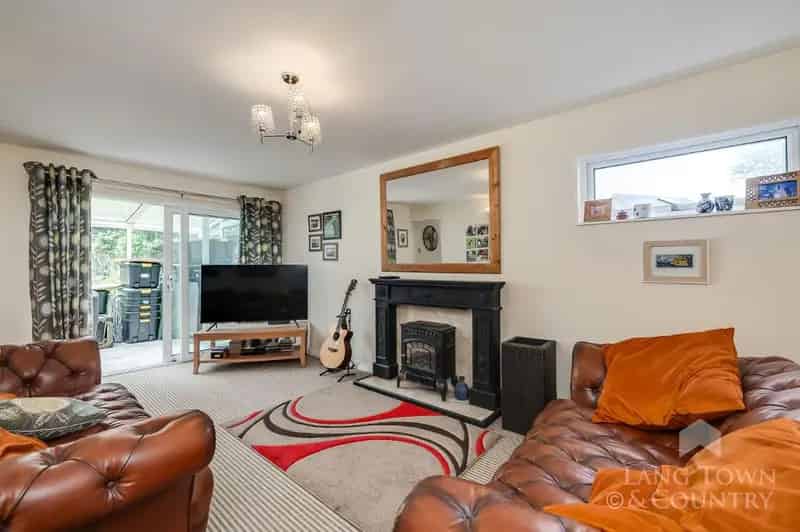 3 Bed Detached House for Sale
