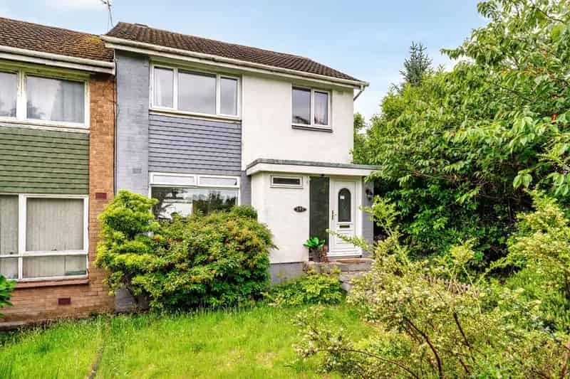 3 Bedroom Semi-Detached House for Sale in Newton Mearns