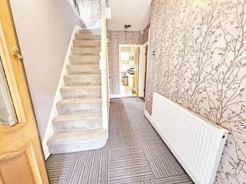 3 Bedroom Semi Detached House To Rent