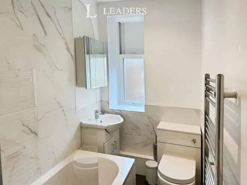 Studio Flat for Rent - Newly Refurbished