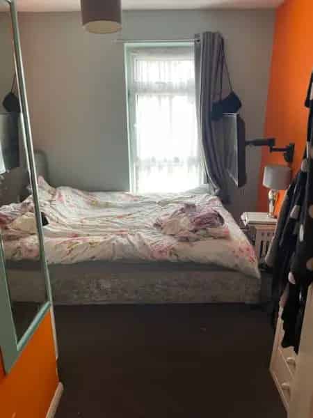 2 Bed Flat Wallington Large Storage Balcony Communal Garden Garage