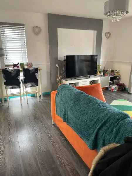 Flat For Rent in Epsom and Ewell, England