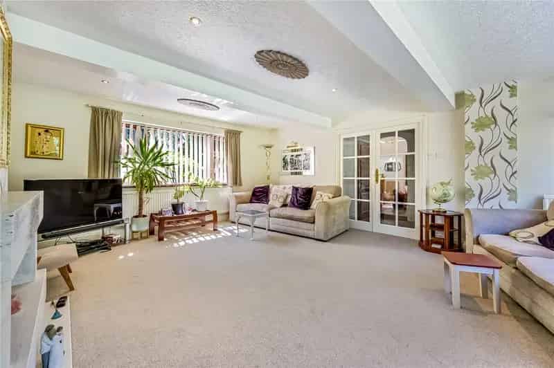 4 Bedroom Detached House Barrowford Road Colne