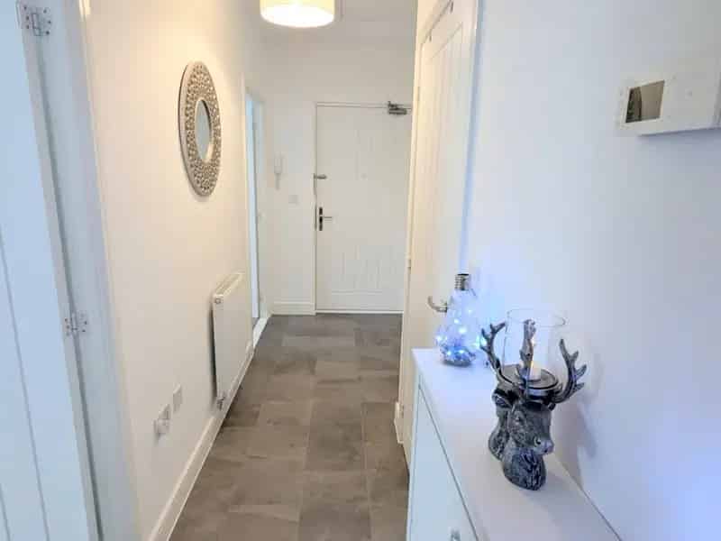 2 Bedroom Top Floor Apartment For Sale in Wantage