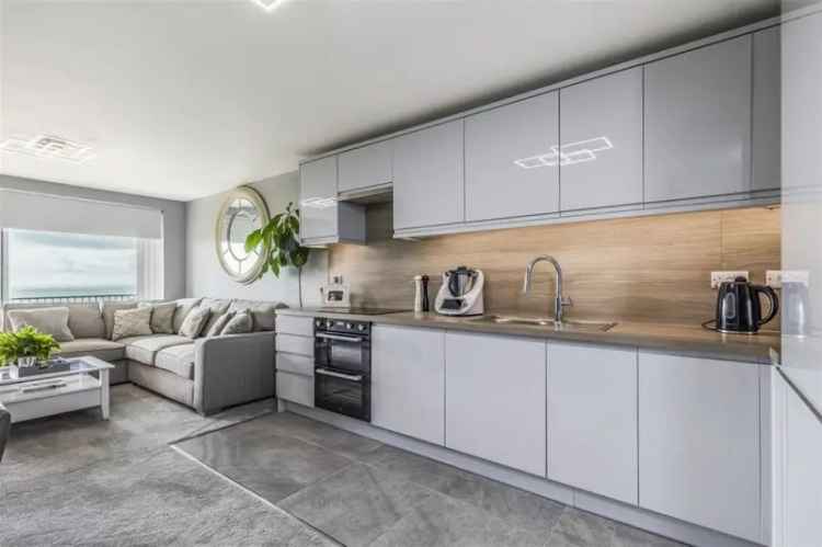 2 Bedroom Flat with Stunning Sea Views Bournemouth