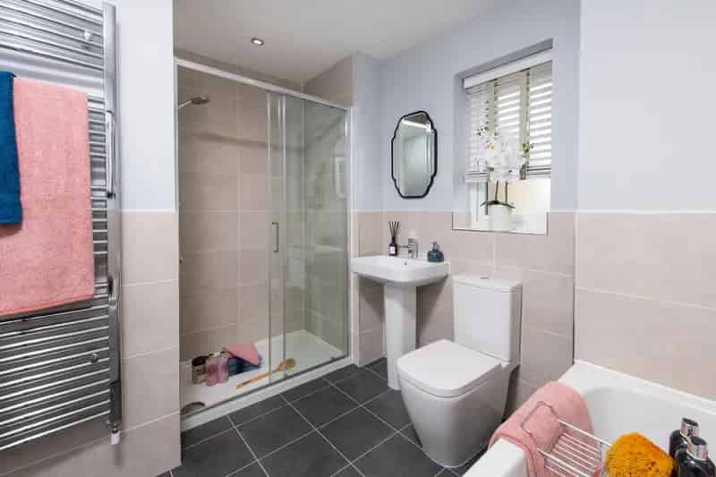 5 Bed House for Sale Double Garage Parking PV Panels EV Charging