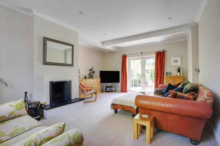 4 Bedroom Detached House to Rent Emmer Green