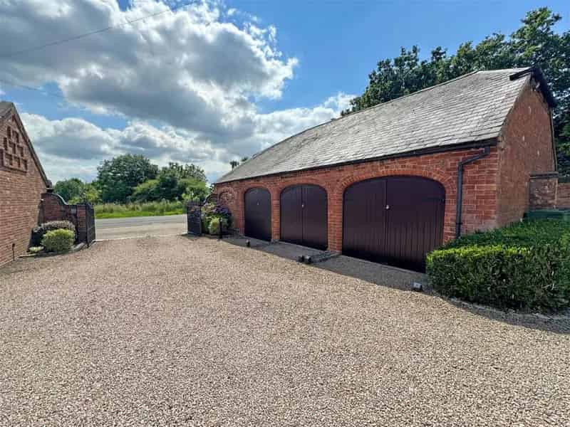 4 Bedroom Barn Conversion for Sale