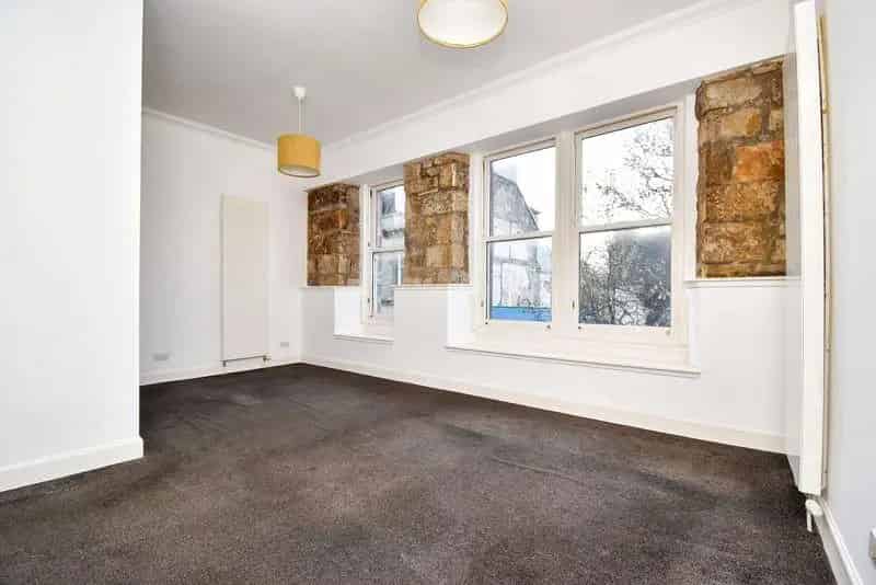 3 Bedroom Apartment for Sale in Central Scotland