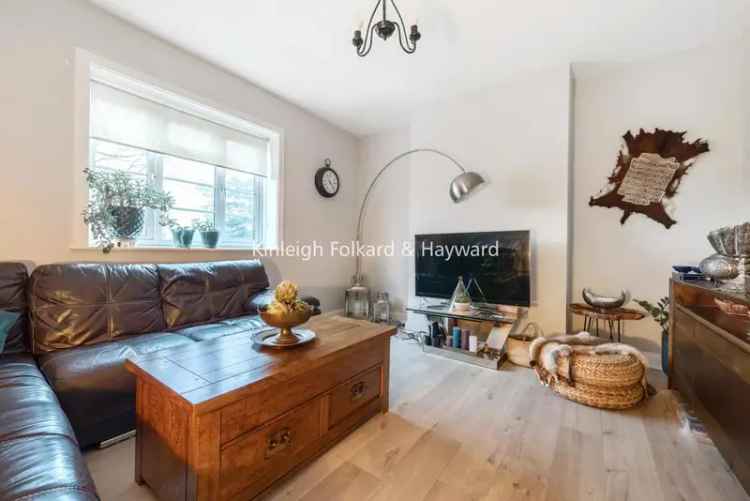 Flat For Sale in London, England