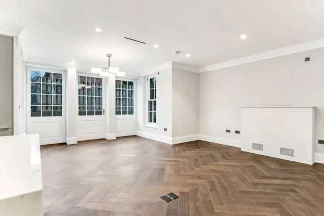 Flat for sale in The Bishops Avenue, Hampstead Garden Suburb, London N2