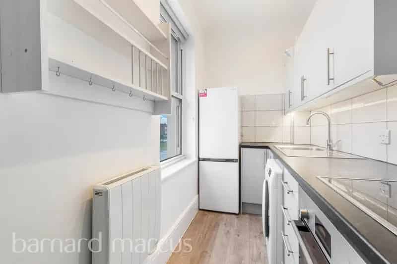 One Bedroom Apartment Near Village Amenities Zero Deposit Guarantee