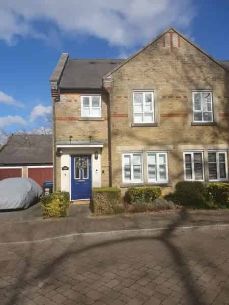 2 Bed End of Terraced House