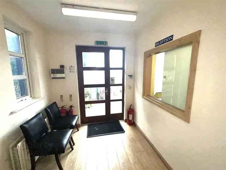 Commercial property For Rent in 85, Andersonstown Road, Belfast, Northern Ireland