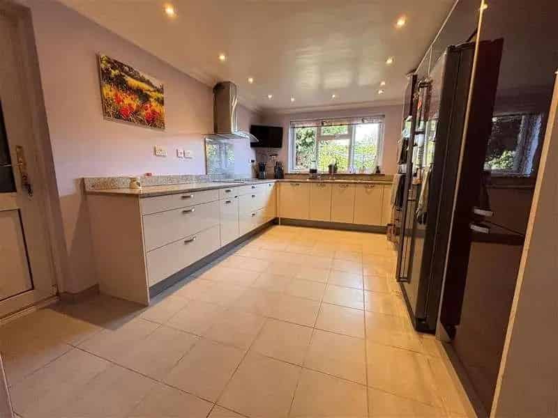 4 Bed Detached House For Sale Large Garden Ample Parking