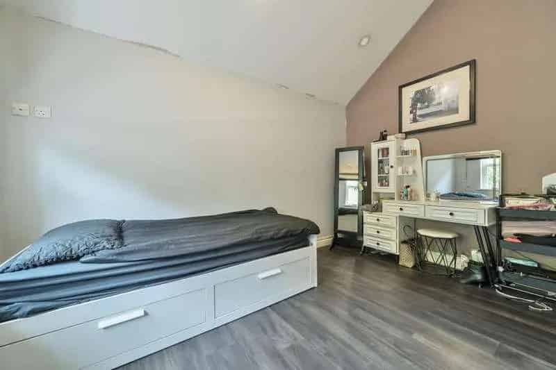 5 Bed Detached Victorian House With Swimming Pool For Sale