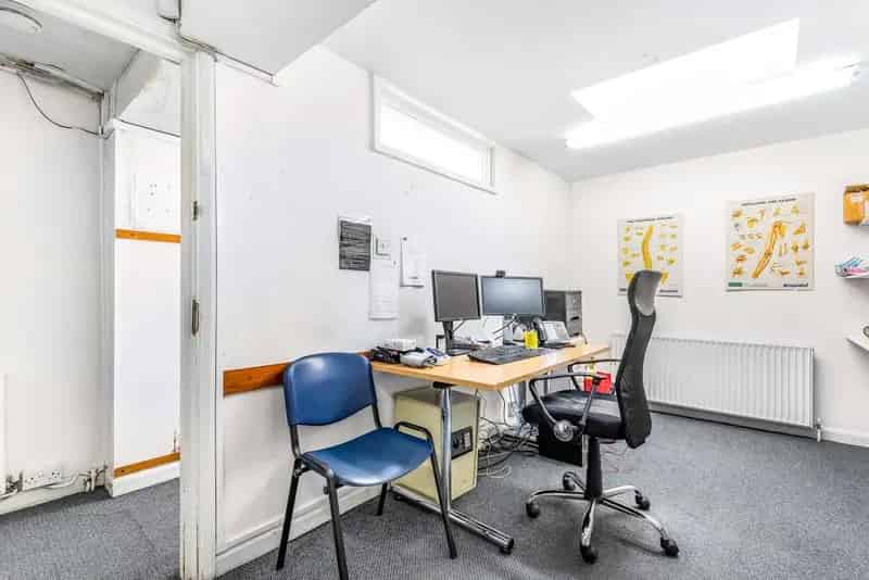 Ground Floor Property with Garage - Development Opportunity