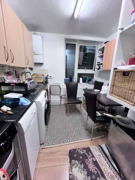 2-Bedroom Flat Swap for 4-6 Bedroom Family Home