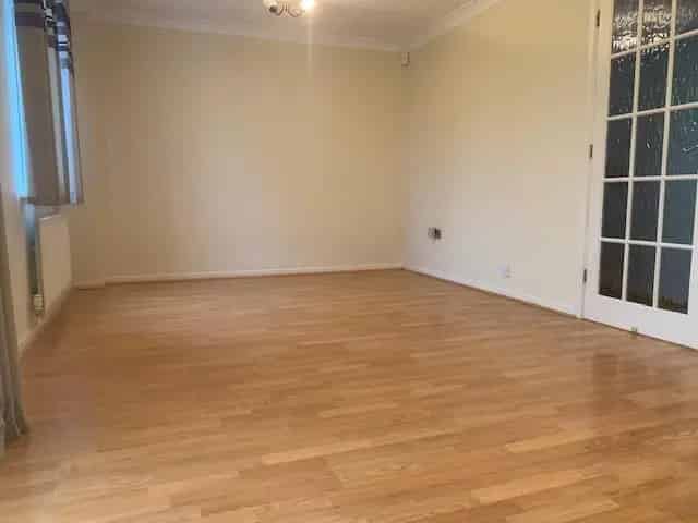 3 Bed Detached House with Garage and Conservatory