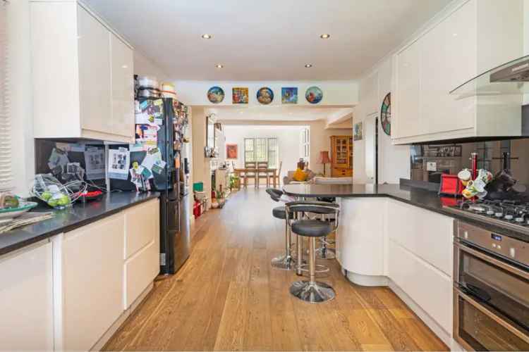 Semi-Detached House for sale with 4 bedrooms, Ripon House, Manor Fields