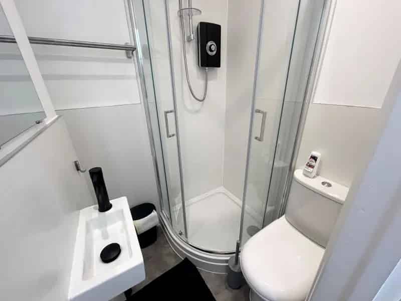 1 Bedroom Flat All Bills Included Near University