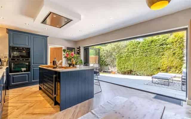 Beautifully Presented End Terrace Home Knutsford