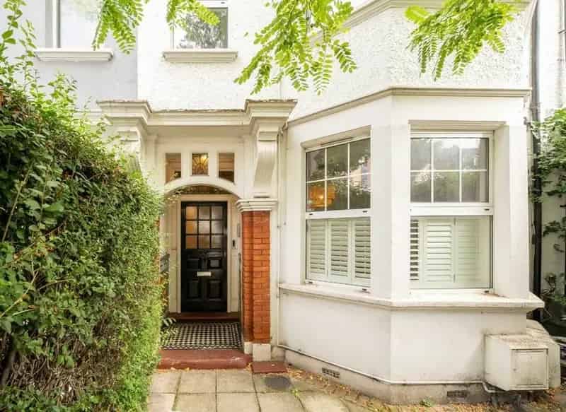 2 Double Bedroom Flat with Private Garden in Brondesbury Park