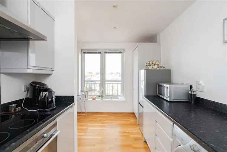 2 Bed Flat - Third Floor with 1 Reception Room