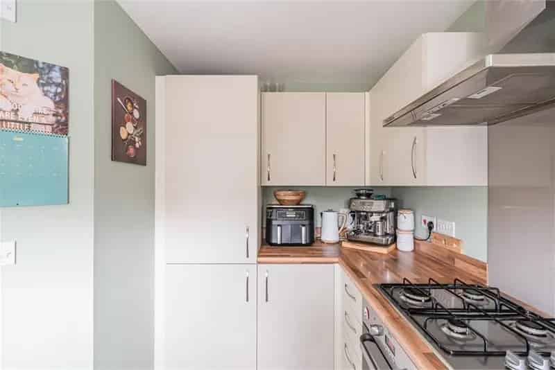 2 Bed Terraced House Gorebridge - Modern Kitchen & Landscaped Garden