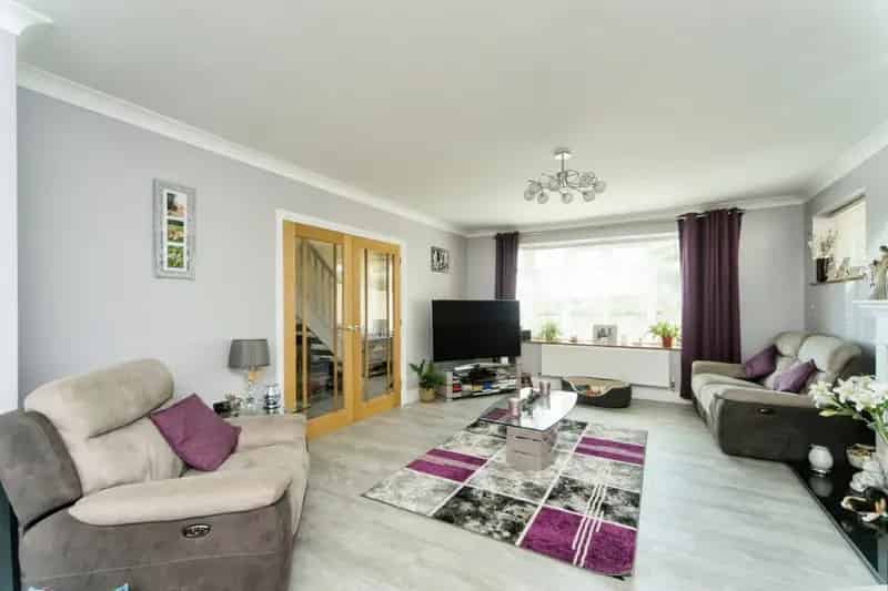 Five Bedroom Detached Chalet Bungalow with 28ft Lounge