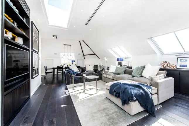 Flat for sale in Fulham Road, Chelsea, London SW10