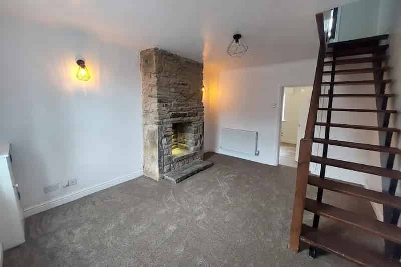 Newly Renovated 2-Bed Stone Cottage Near Moss Bank Park