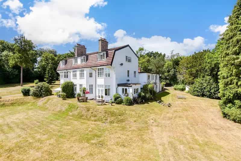 2 Bedroom Maisonette for Sale near Whyteleafe South Station