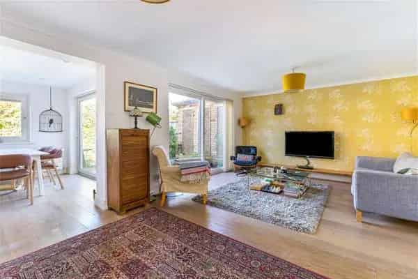 Four-Bedroom Semi-Detached Family Home in Marlow