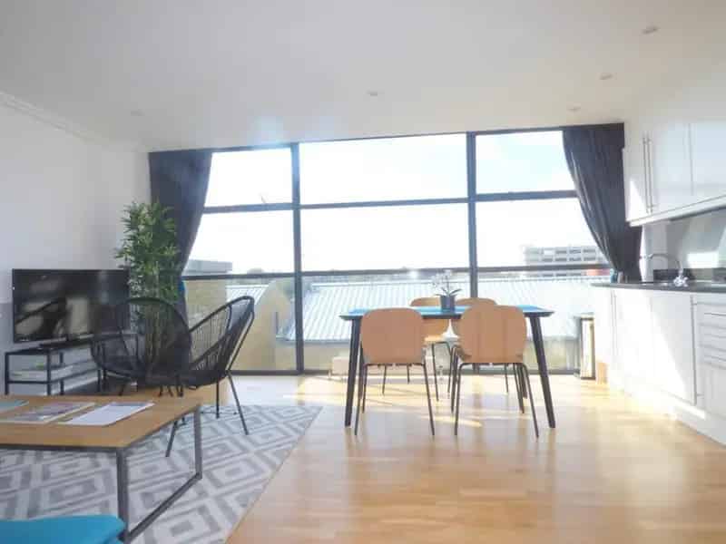 2 Bedroom Duplex Apartment To Let Brentford