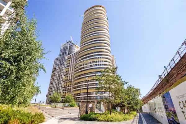 White City Living 1-Bed Apartment Panoramic Views