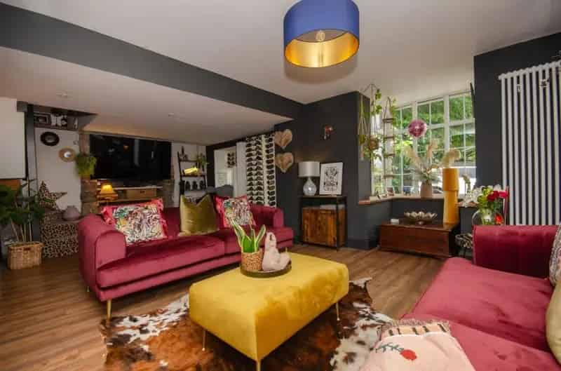 3 Bedroom Detached Cottage For Sale in Mangotsfield