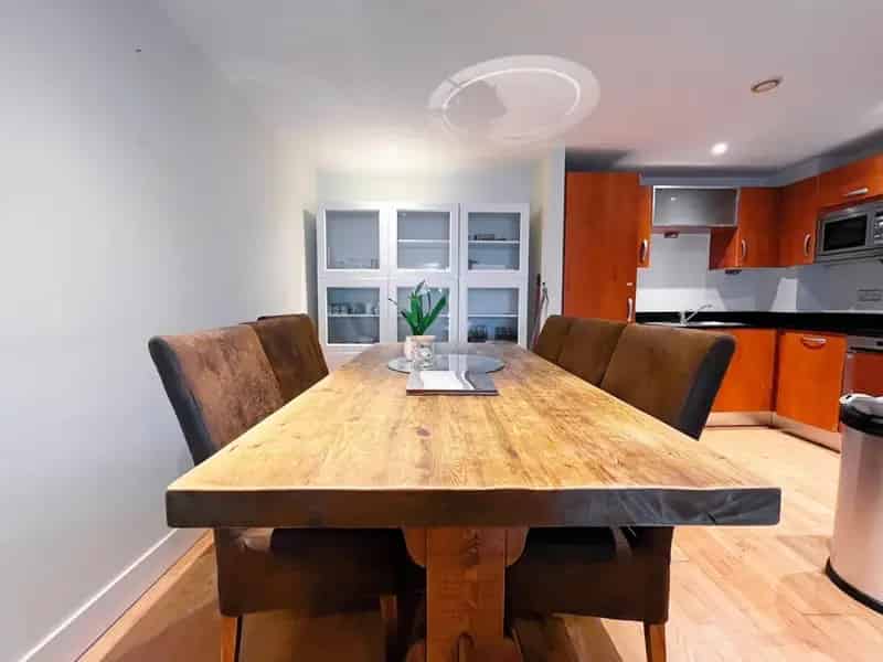 2 Bed 2 Bath Apartment Clarence Dock Furnished Parking Balcony